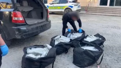 Moldova plakalı araçta 90 kilo skunk ele geçirildi