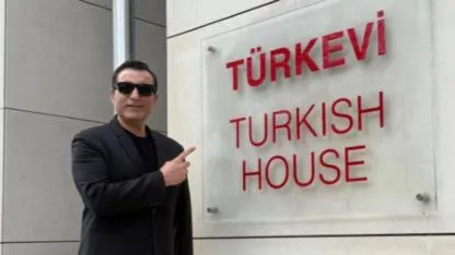 Rafet El Roman'dan New York'ta Milli Takım için yeni marş müjdesi