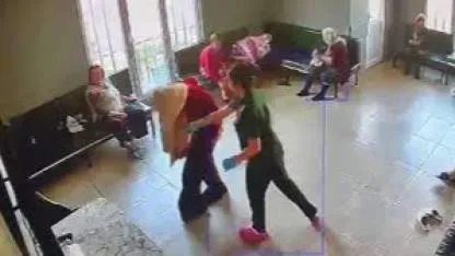 Yaşlı bakım merkezinde skandal görüntüler